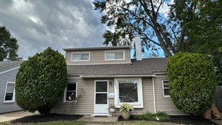 2945 Burdette St, Ferndale, MI 48220