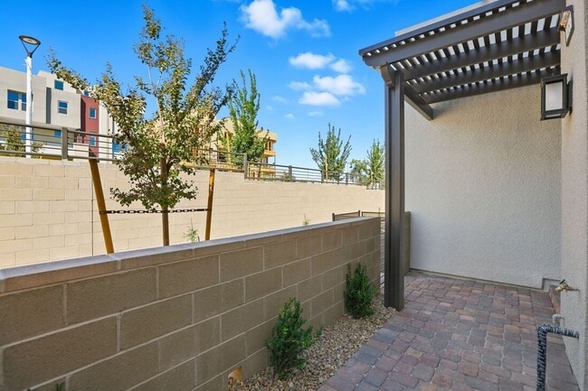 1483 Hopeful Lark Ln, Las Vegas, NV 89138 - photo 3