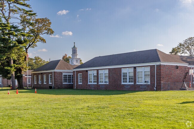 Barack Obama Elementary has a student-teacher ratio of 19 to 1.