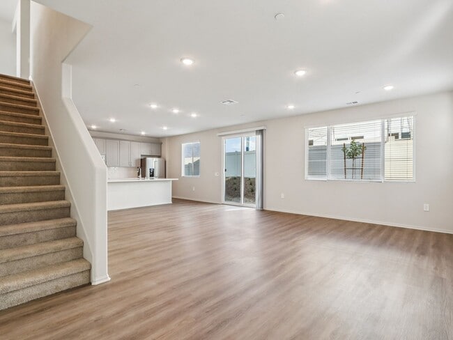 2046 Meyer Ln, Redlands, CA 92374 - photo 4