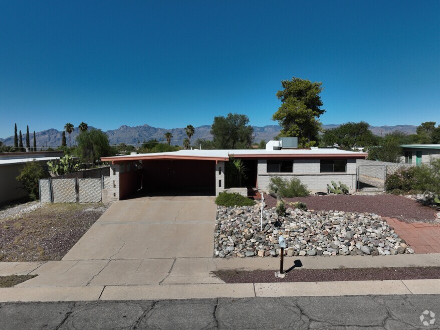 9551 E 30th St, Tucson, AZ 85748 - photo 2