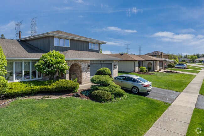 Homes in Sandburg feature up to a quarter-acre of yard space.