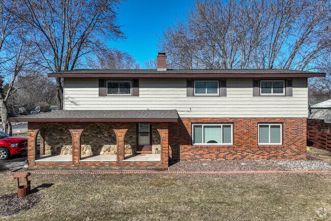 In Waite Park's southern neighborhoods, bilevel, split-level, and Craftsman-style homes are common.