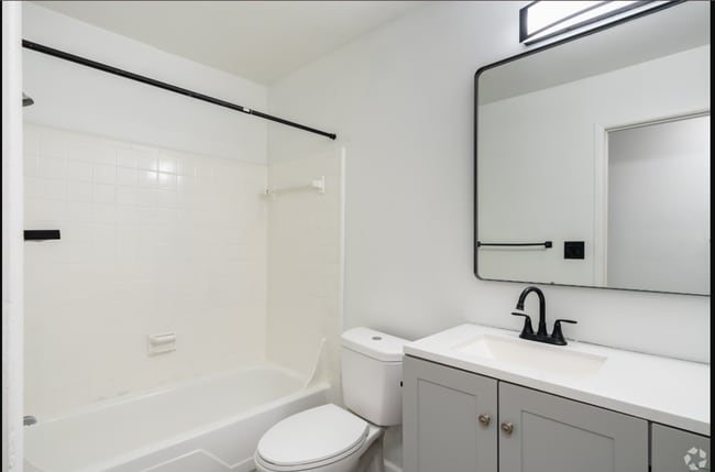 Warren Manor, Warren, MI 48091 - photo 4