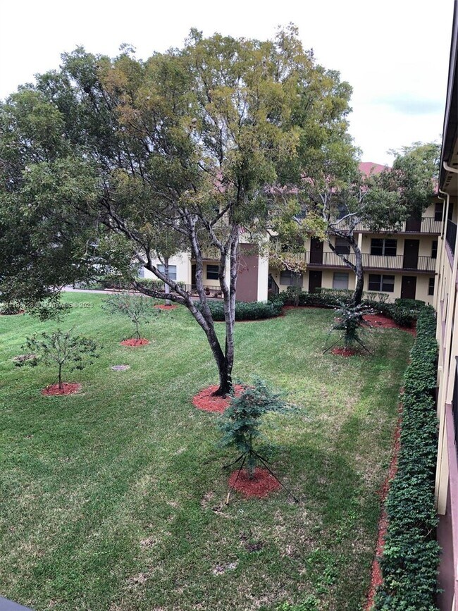 13500 SW 1st St Unit 312U, Pembroke Pines, FL 33027