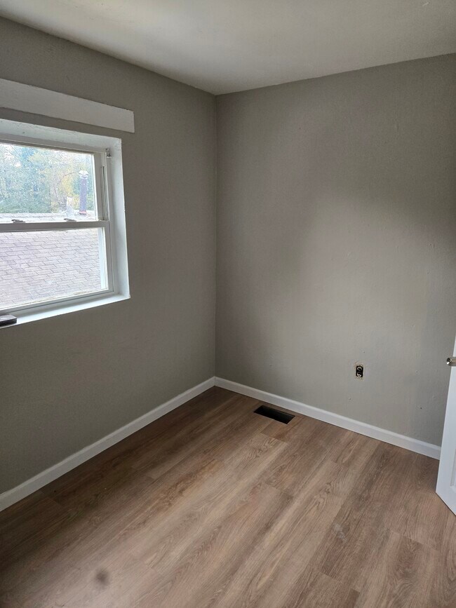 709 Dale St Unit 2, Aliquippa, PA 15001