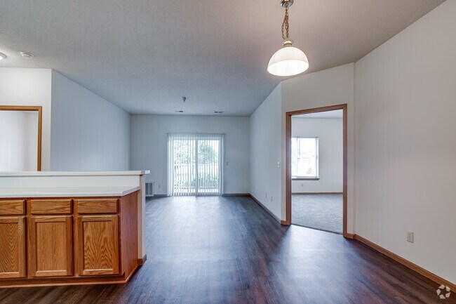 2BR, 2BA - 1074SF - Kitchen, Dining and Living Room
