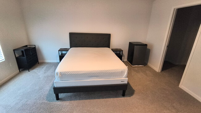 147 Highgrove Way unit Private room front, Dallas, GA 30157 - photo 3