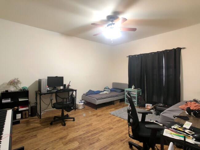 3200 Duval St unit 101, Austin, TX 78705 - photo 5