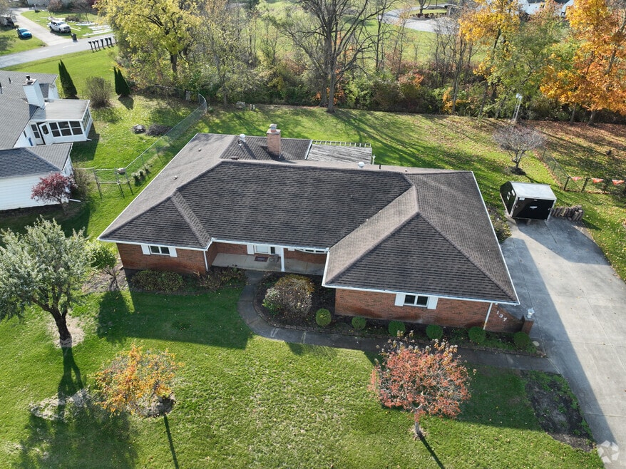137 Caribou Cir, Lima, OH 45806 - photo 2