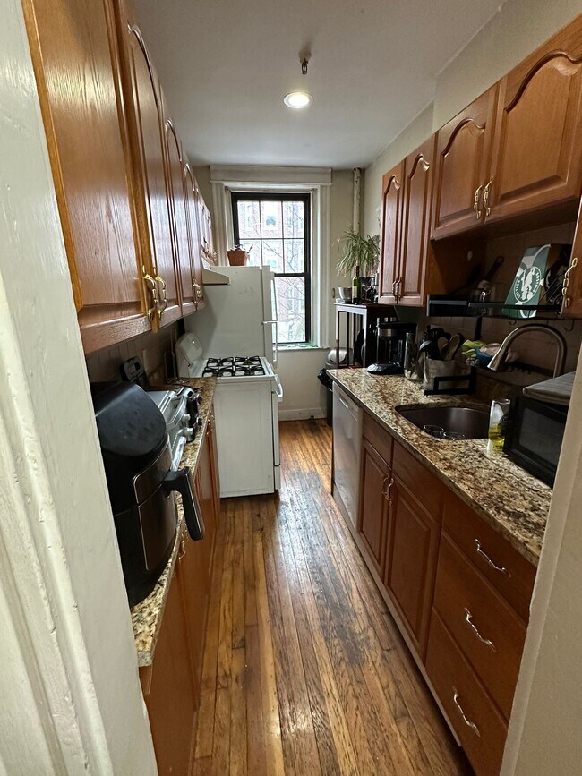 35 Queensberry St unit 2, Boston, MA 02215 - photo 4
