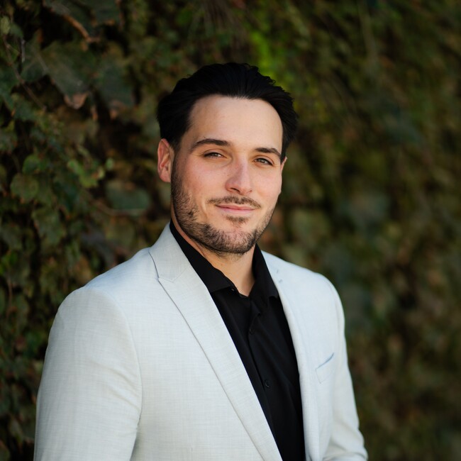 Agent Photo