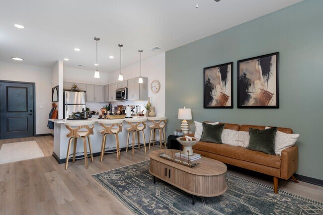 1BR, 1BA - 741SF - Kitchen and Living