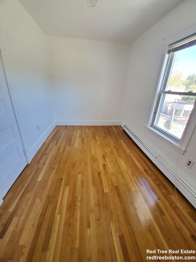 803 Boylston St unit 1, Chestnut Hill, MA 02467 - photo 4