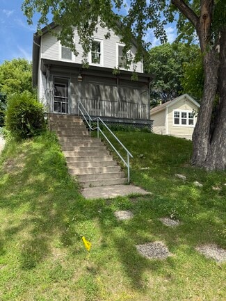 902 Maple St W Unit 2, Stillwater, MN 55082