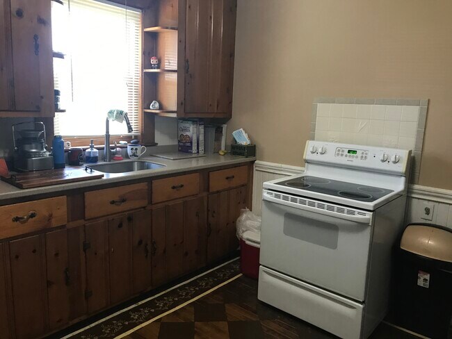 31 Church St unit 1, East Weymouth, MA 02189 - photo 4