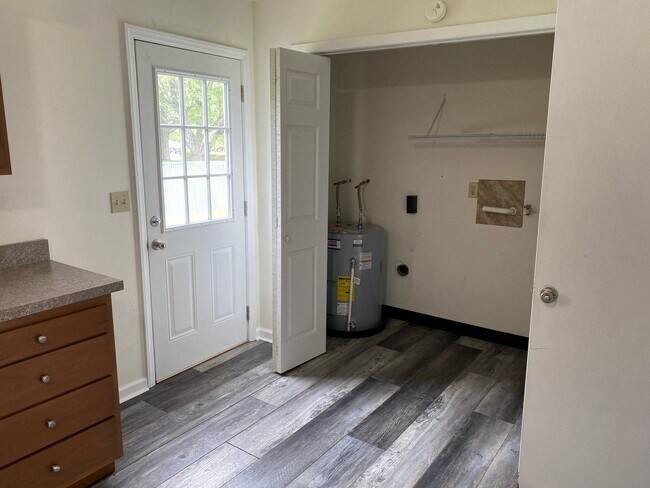 104 Hidden Cove unit 106, Scott Depot, WV 25560 - photo 4