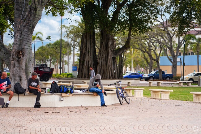 A park behind City Hall offers a pleasant leisure space near Mango Groves.