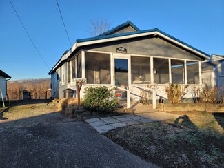 206 Kanawha Ave, Nitro, WV 25143