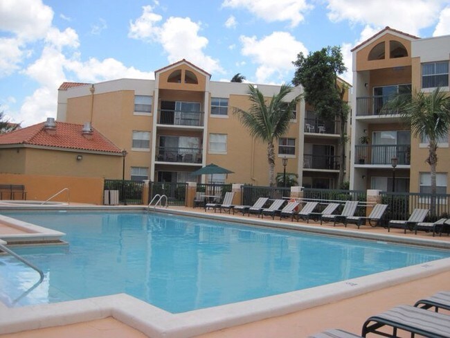 6280 NW 186th St unit 310, Hialeah, FL 33015 - photo 2