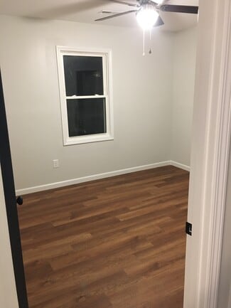 4922 S 2nd St, Louisville, KY 40214