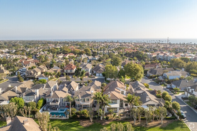 There are several gated communities throughout Seacliff.