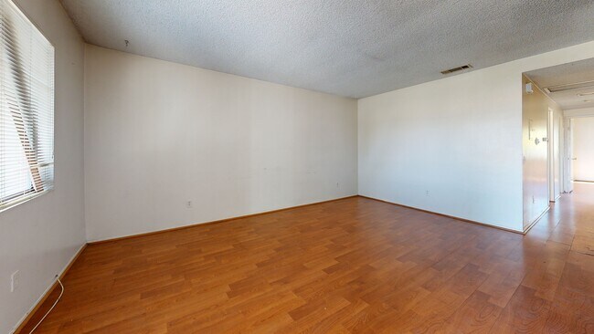 2321 Gonzaga Ln, Riverside, CA 92507 - photo 2