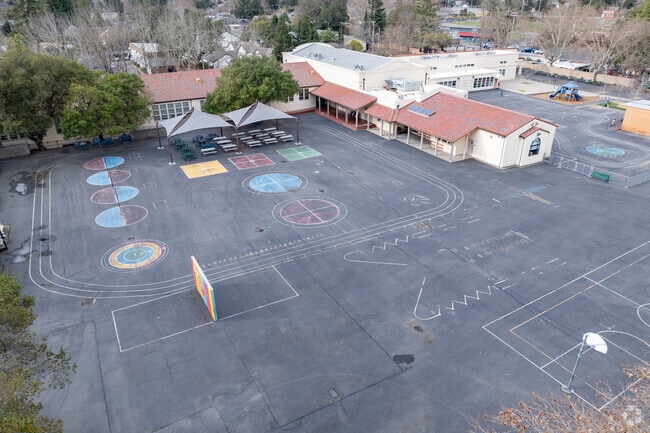 Healdsburg Elementary School has great academic and athletic opportunities for students.