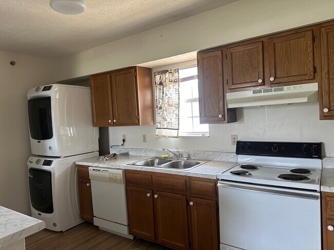 15 S Shafer St unit 1605, Athens, OH 45701 - photo 5