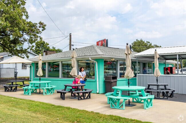 Starnes Barbecue is a favorite among locals near Glendale.