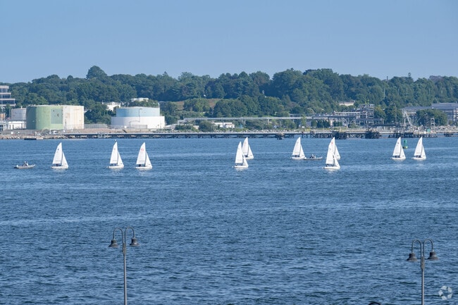 Learning to sail is among the activities that are adjacent to the Willetts neighborhood.