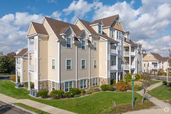 Summit Place - 1 Month Free, Branford, CT 06405 - photo 5