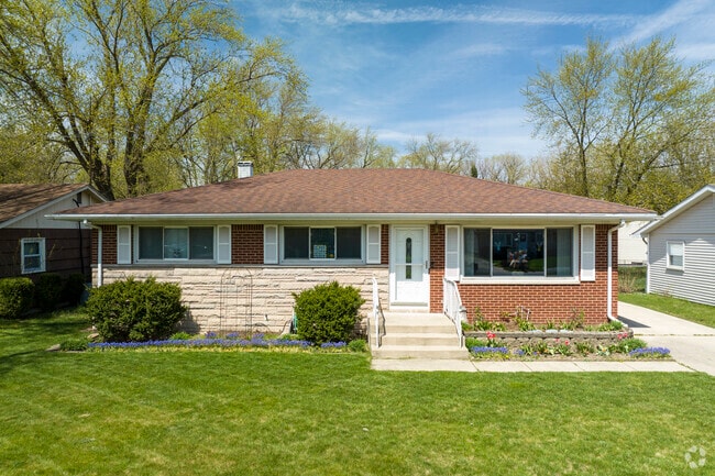 Well maintained lots and brick style ranch homes are often spotted in Turkey Creek.