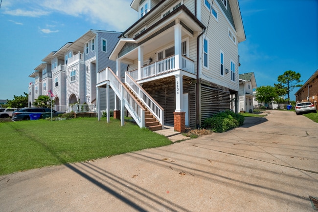 980 W Ocean View Ave, Norfolk, VA 23503 - photo 2