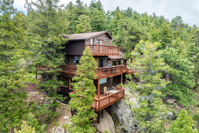 Some luxury homes in North Turkey Creek are perched towards the top of the mountains and may sit on cliffs.