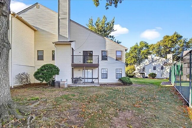 1002 Woodbridge Commons Way, Iselin, NJ 08830 - photo 3