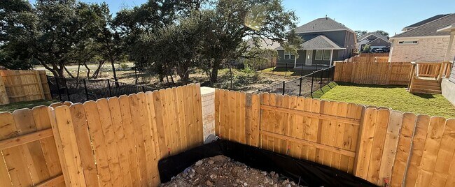 132 Knockout Rose Dr, San Marcos, TX 78666 - photo 4