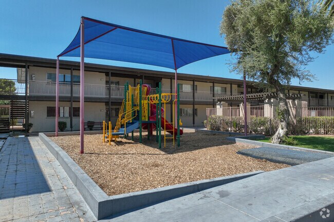 Camelback Properties, Phoenix, AZ 85013 - photo 3