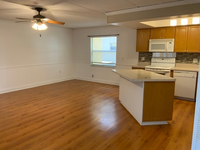 3135 Shady Dell Ln unit 144, Melbourne, FL 32935 - photo 2