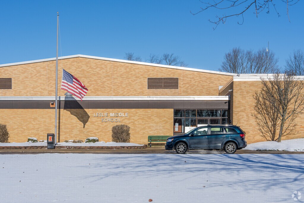 Leslie Middle School has an overall C grade on niche.