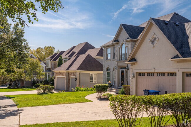 Eagle Brook is a meticulously maintained neighborhood that offers a peaceful atmosphere.
