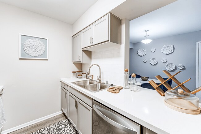 The Woods of Fairfax, Lorton, VA 22079 - photo 3