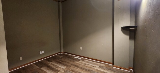 112 S Douglas St unit 14, Glendive, MT 59330 - photo 3