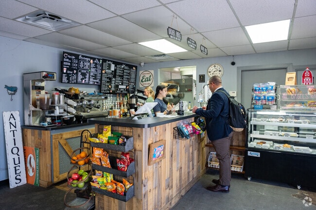 The Farmhouse Market & Cafe offers locally sourced products for a fresh and quick lunch.