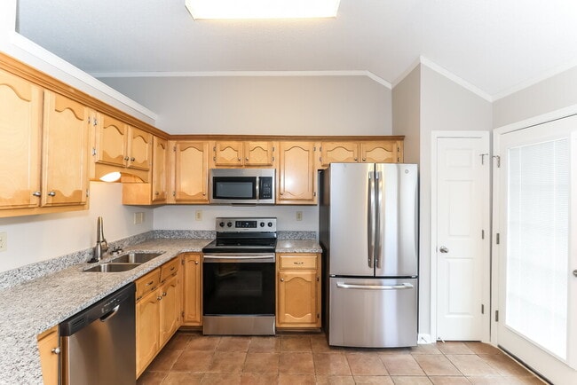 8456 Cross Point Dr, Olive Branch, MS 38654 - photo 5