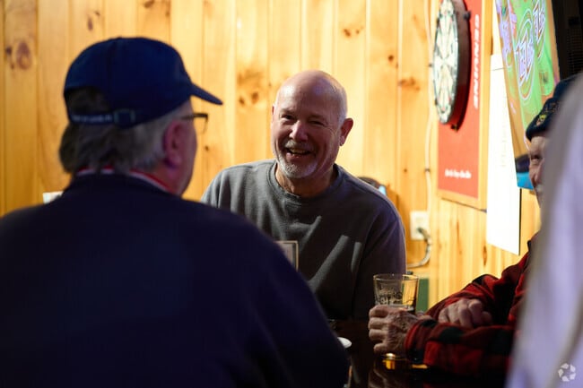 Foster's Restaurant in Hilton offers Parma residents a casual, comfortable atmosphere that makes it a popular destination for food and drinks.