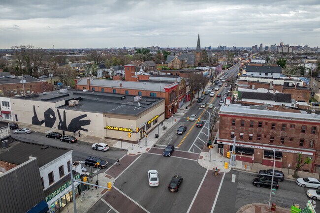 The Waverly Main Street Historic District features shopping, dining, landmarks from 29-35th st.