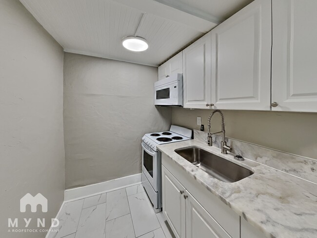 210 Pine St unit 210, Clearwater, FL 33756 - photo 4