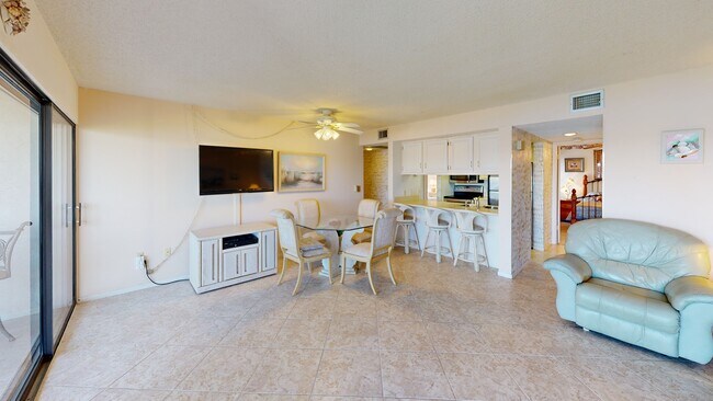 1900 Cove II Place unit 114, Sarasota, FL 34242 - photo 3