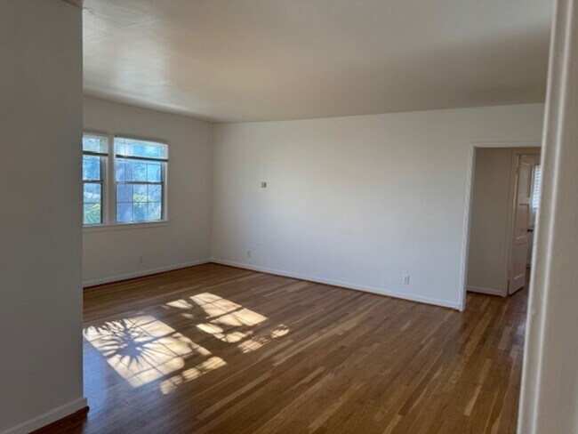 2511 Foothill Blvd unit 2313 1/2 Foothill Bl, La Crescenta, CA 91214 - photo 4